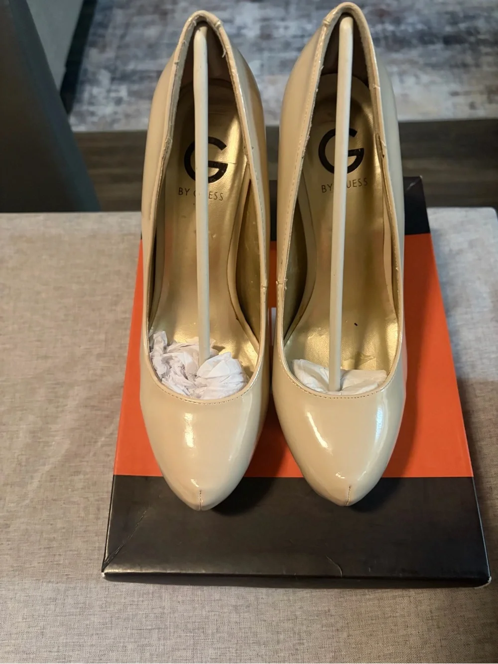 G by Guess Cream Patent Round-Toe Pumps